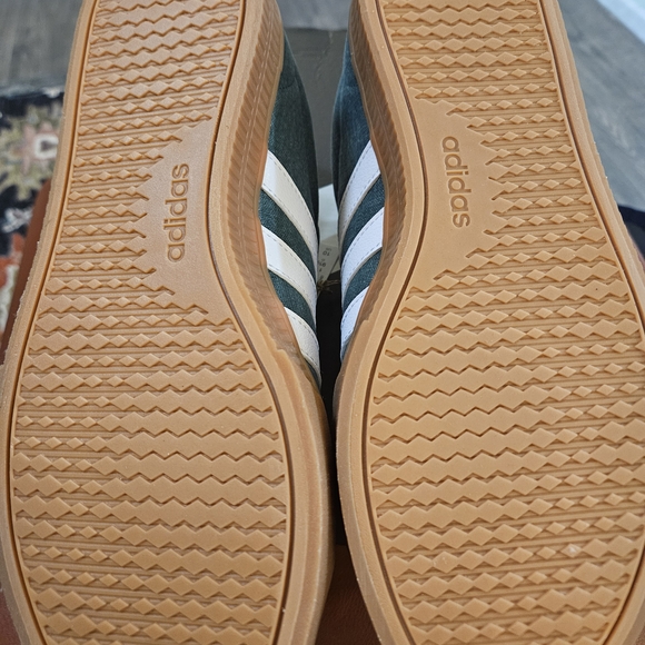 Adidas Men's Green Sneakers - Picture 4 of 7